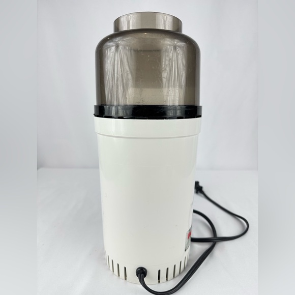 Popcorn Pumper Air Pop Popcorn Machine - Picture 4 of 6